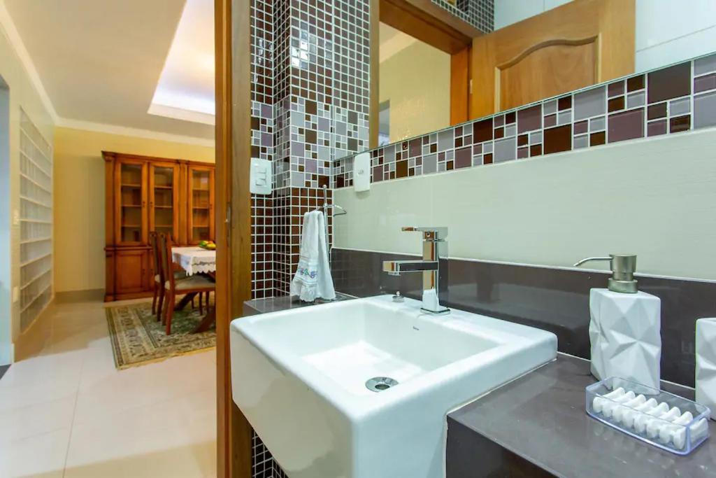 Alt House 706 Norte Hotell Brasília Exteriör bild